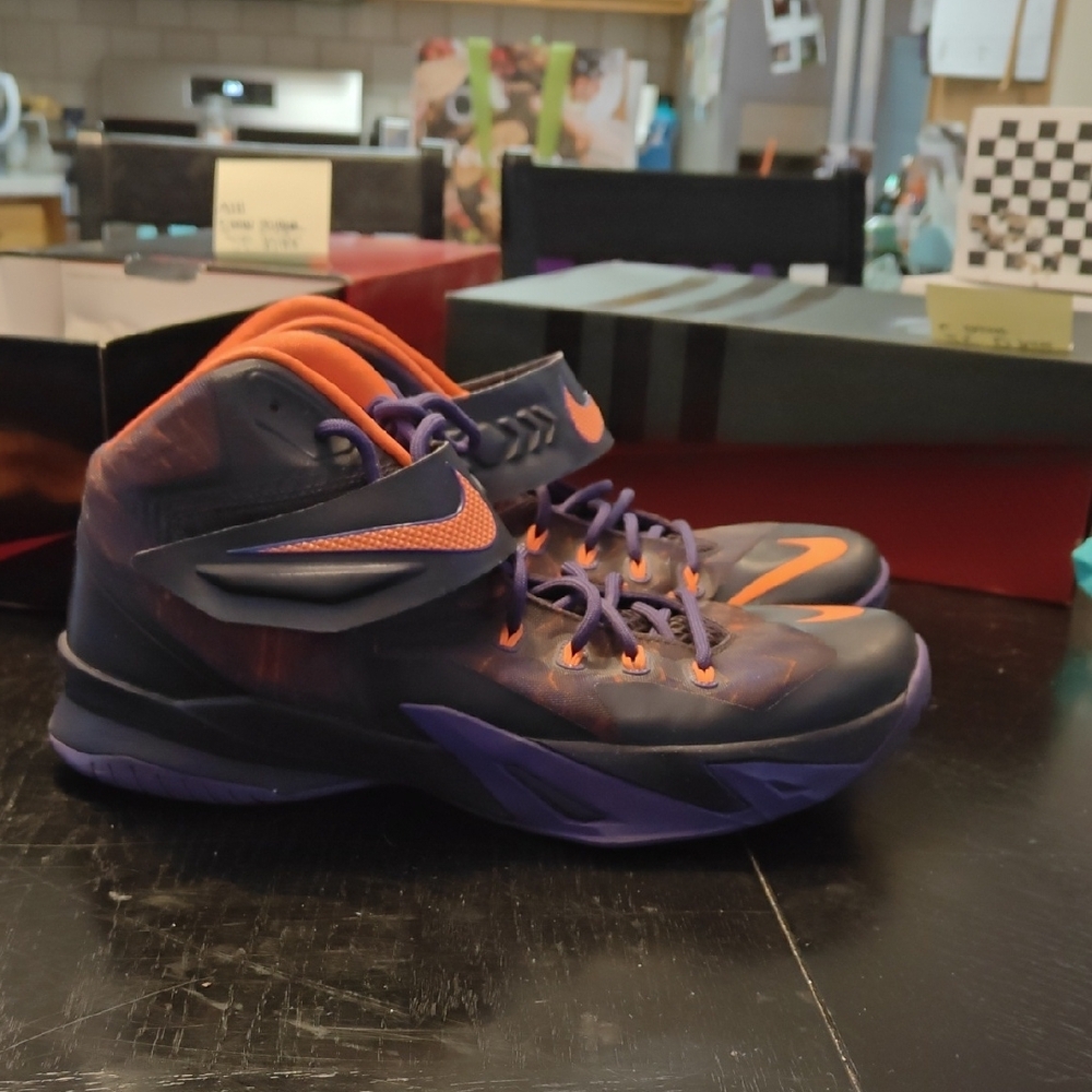 Men’s 13 Nike LeBron Zoom Soldier VIII Prm